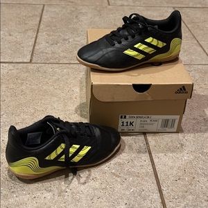 11c indoor soccer shoes